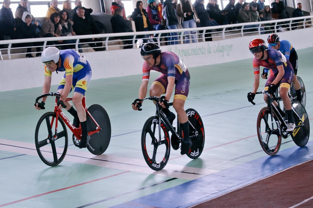 🥈 Erik Martorell, subcampió d’Espanya de puntuació!

La selecció #ciclismecat segueix sumant èxits a #CEPistaGalapagar24 i aconsegueix un nou podi!

📸: @RFECiclismo