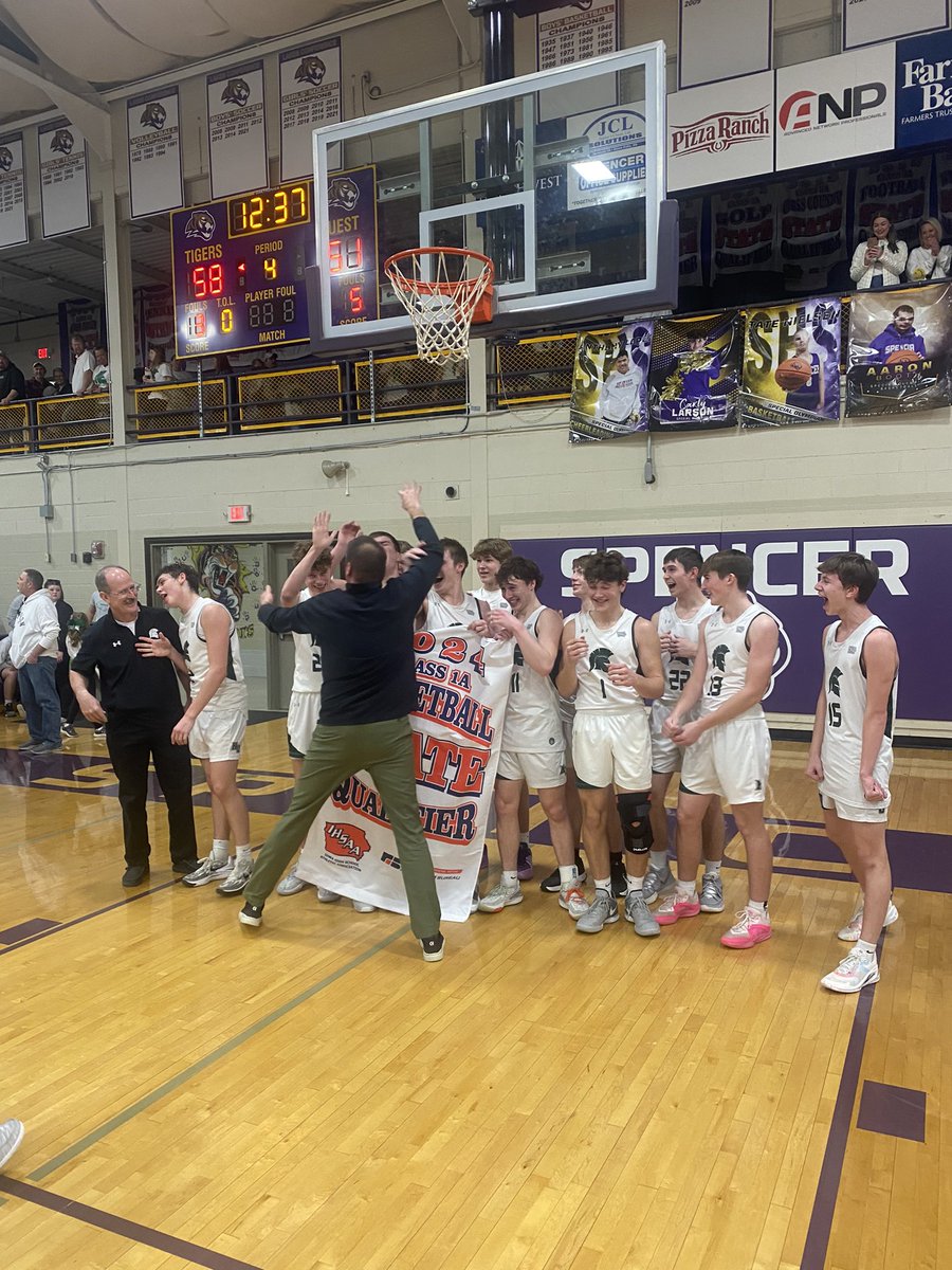 23ChadHeinen's tweet photo. Congrats North Union basketball team!   On to state. https://t.co/e4lL2CXpbN