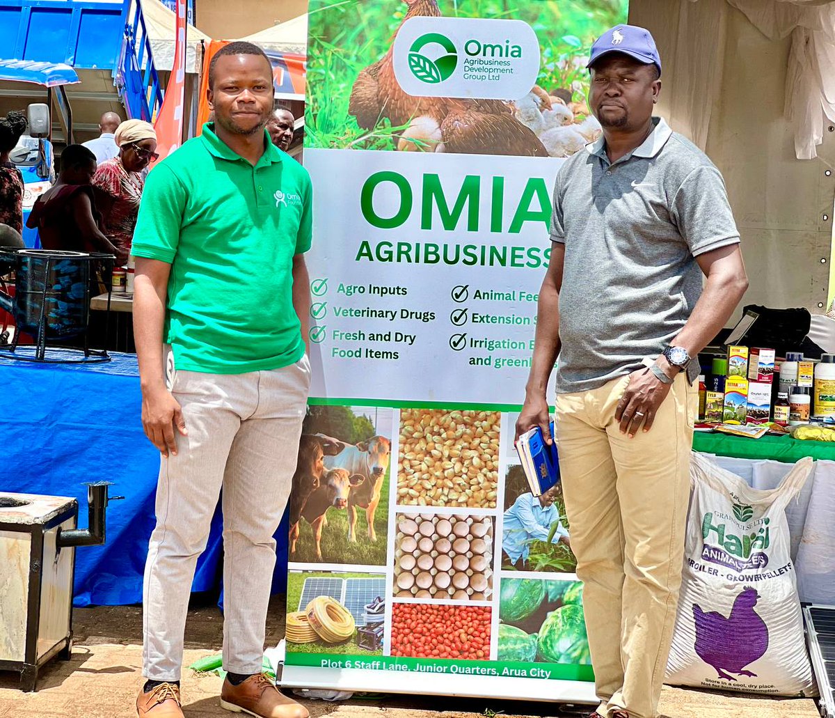 Yesterday , I ran into Mr. Atwiine John, a senior agriculture teacher from my alma mater, St. Henry's College Kitovu, at the #HarvestMoneyExpo. It seems like he's cooking up something exciting for the college. Agriculture students, brace yourselves!