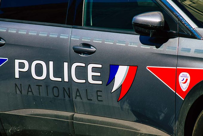 🇫🇷 FLASH - À Bondy, un enfant de 11 ans alerte la police et sauve sa mère d'une violente agression par son père alcoolisé. La rapidité d'intervention des policiers a probablement évité le pire. (@Actu17)

#Bondy #ViolenceFamiliale #InterventionPolicière