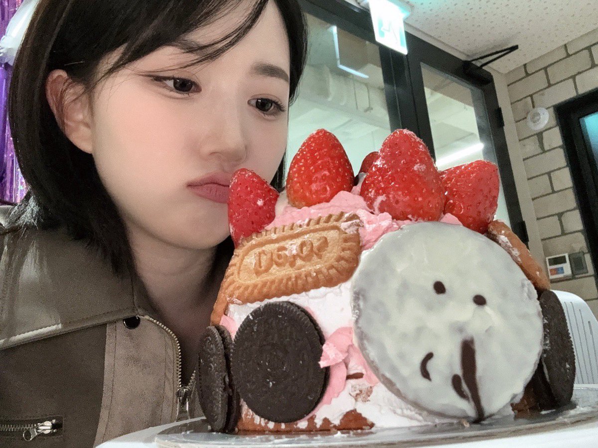 [🐻‍❄️] HAPPY HAEWON DAY

₍ᐢɞ̴̶̷ ·̫ ɞ̴̶̷ᐢ₎‧⁺₊⋆🍓🍰🥳

#NMIXX #엔믹스
#해원 #HAEWON
#행피버쓰데이
#HBDMYWon