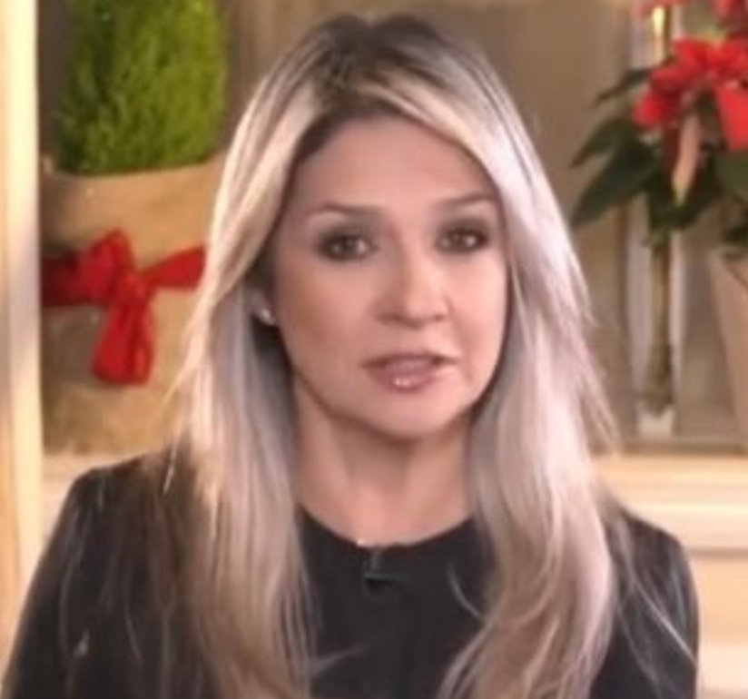 Si la primer mujer Presidenta estuviera entre Carolina Corcho y Vicky Davila, 

¿Usted por cuál votaría?

<a href="/carolinacorcho/">Carolina Corcho</a> Dale ❤️
<a href="/VickyDavilaH/">Vicky Dávila</a>  Dale RT 
Otra: 💬💬💬