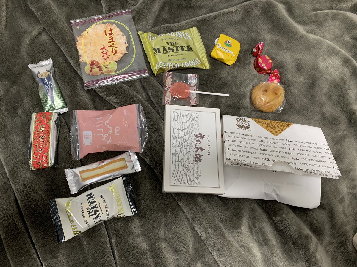 本日の戦利品&お土産
順番に拝読致します!
更にひなたさんから色紙を、しらさんからスケブもいただきました🙇
ありがとうございます! 