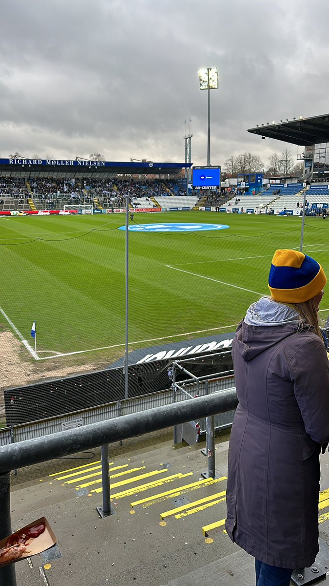 BSlynglen's tweet photo. God kamp derude⚔️💛💙 https://t.co/Y9d1kY4a5o