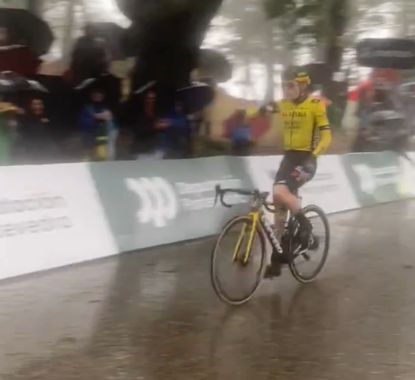 O Gran Camiño 2024 - Etapa 4
Jonas Vingegaard se lleva la ultima etapa sin TV debido a la meteorologia
#ciclismo #cycling #cyclisme #ogc2024 #OGC24