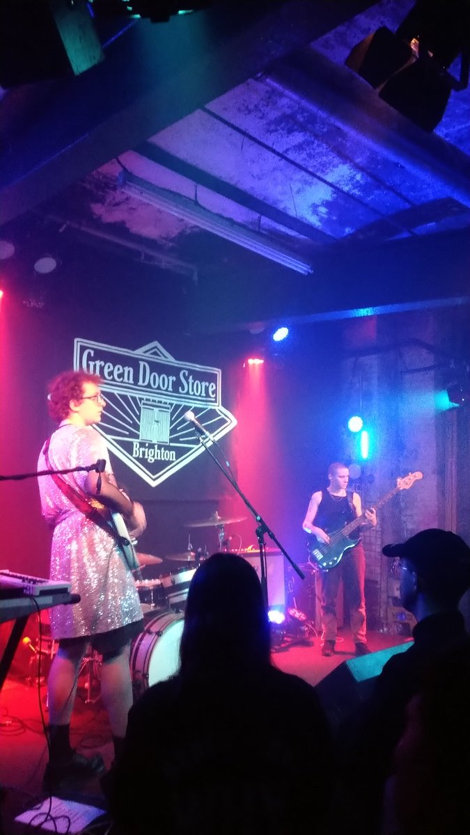 kazuya3162's tweet image. I never mentioned it but @SlimyBench were a great opener! When I saw them before the concert I just thought it was a group of friends who went to it together and then it was just 'oh they're the support band! 😅'