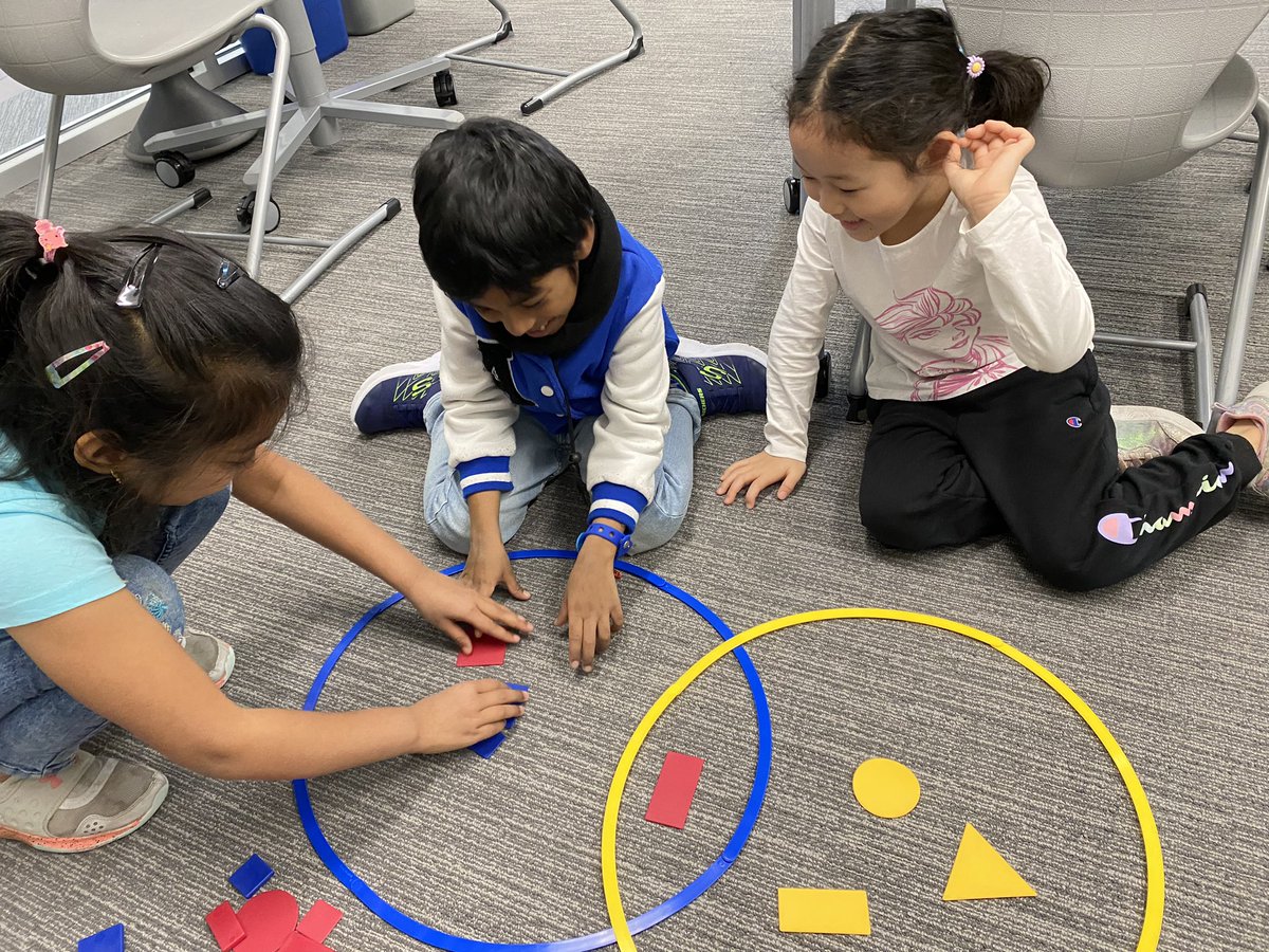 #Kinder Ss @smithelem_Noel were using their logical thinking while working w/ attribute blocks & sorting rings. Ss had to name the rule, then compare & find similarities to other attribute blocks. They did amazing! #FISDQUEST #smithstrong @FISDAdvAcad