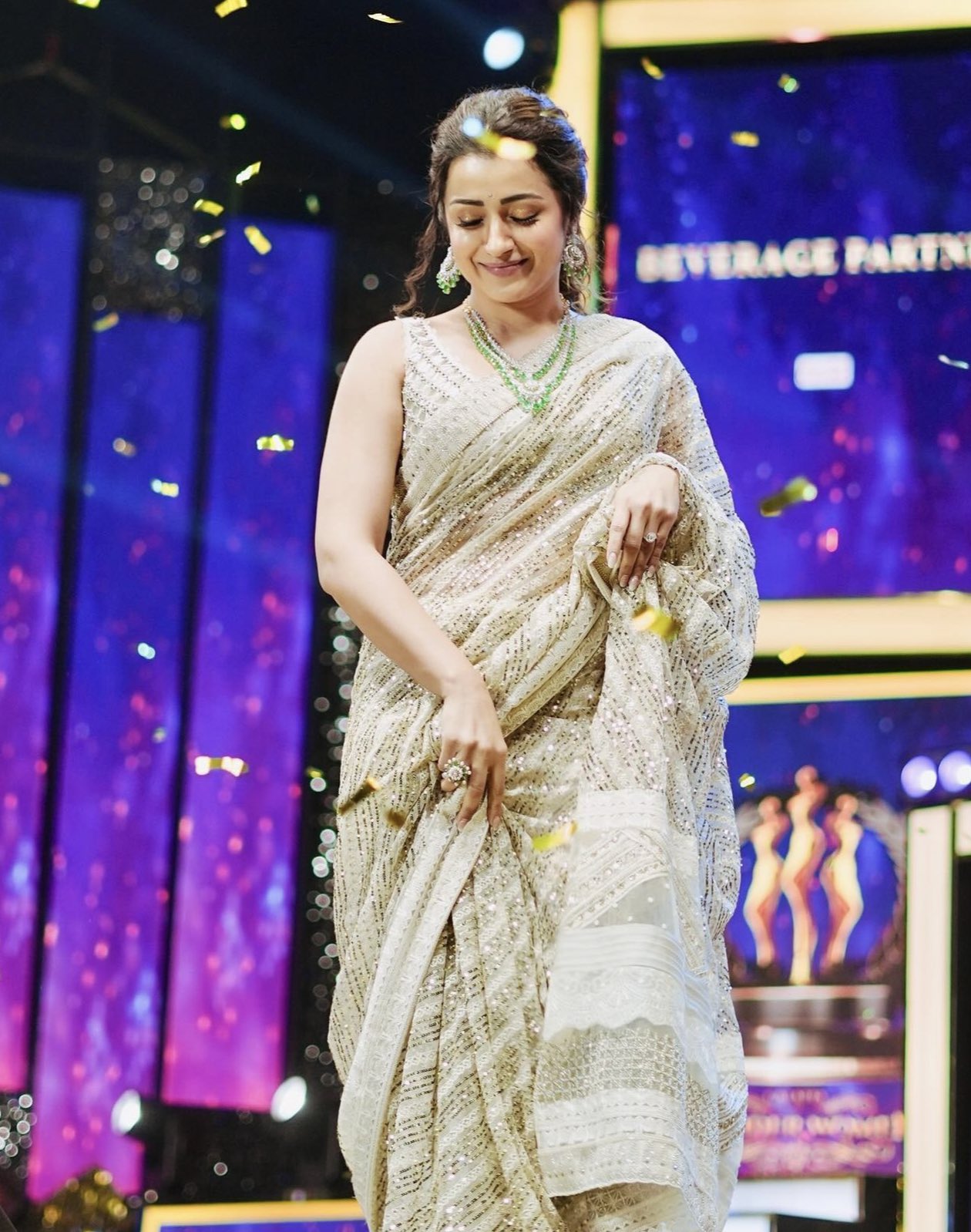 GHLAB9KWgAAavPm?format=jpg&name=large