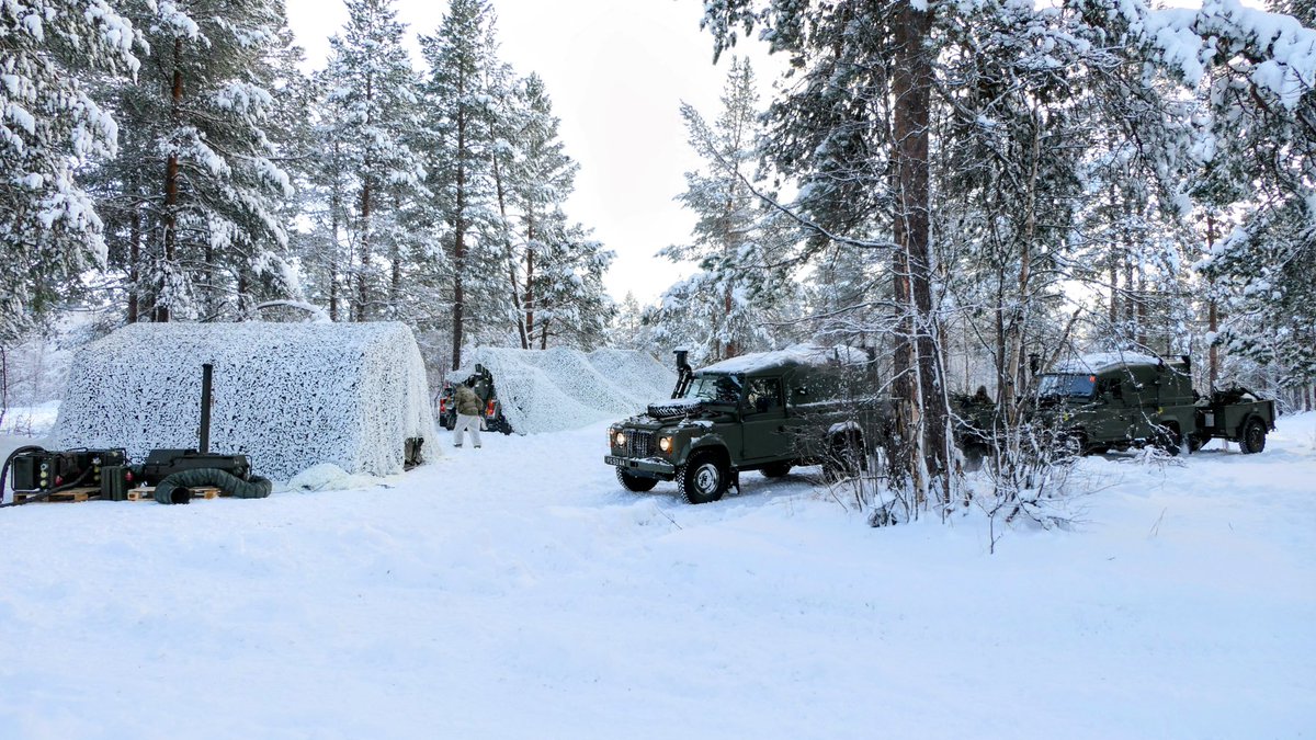 Take a look at what we have been getting up to in the high north.👇 @RoyalMarines 🇬🇧@CdoLogRegt in the #Arctic at Camp Viking 🇳🇴 👉 #Camouflage #WeAreNATO #StrongerTogether @Commando_Ops @RoyalNavy