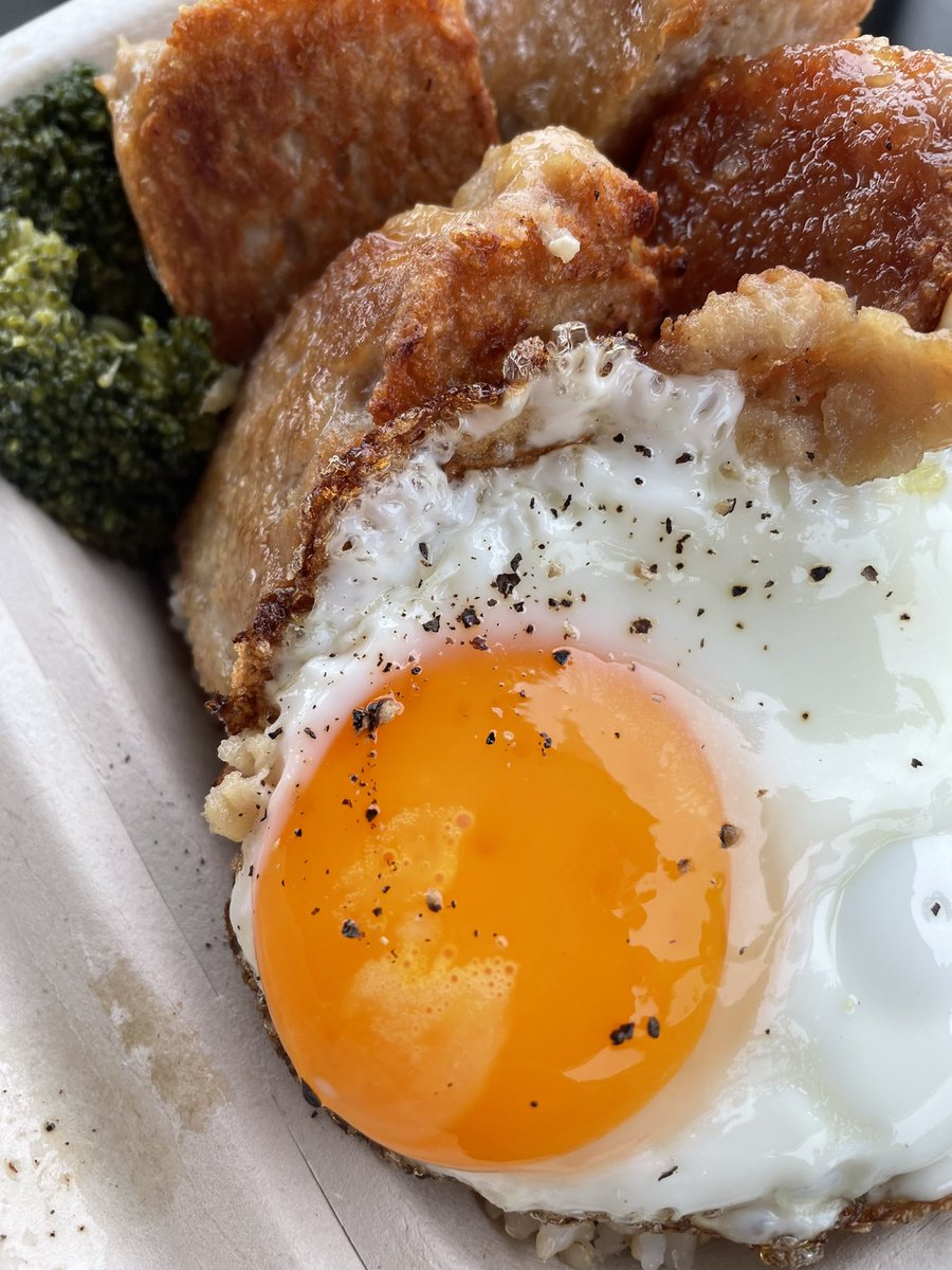 chiwa_chan_'s tweet photo. 今日もヘルシー弁当のCOCONESのキッチンカーのお弁当です。
今日もボリュームのあるお弁当で美味しかった👍
#COCONES https://t.co/MKU4q81tbS