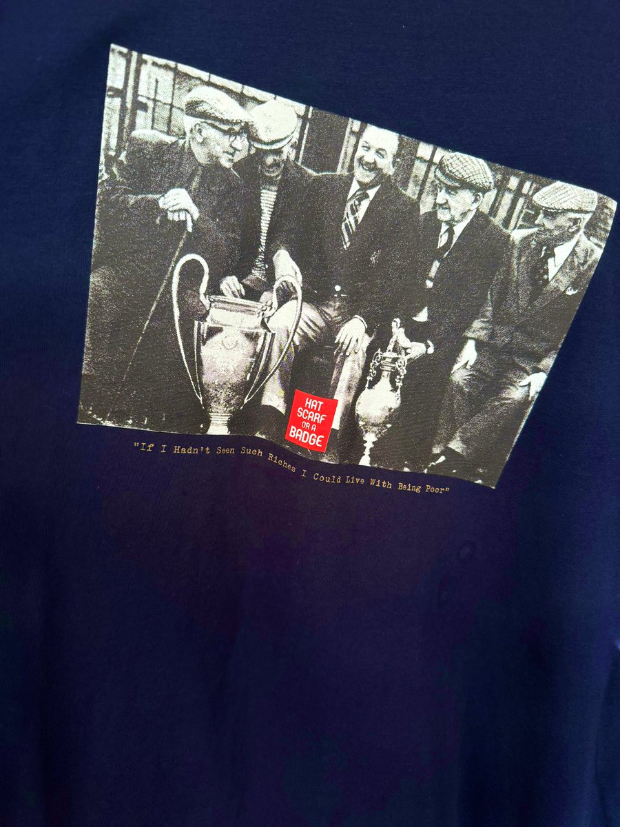 BennyBlanco22's tweet photo. Love the new T shirt from @hatscarforabadg 🔥🔥 #BobPaisley #LFC #bootroom #EFLCupFinal #LiverpoolFC https://t.co/WKXDWIMdI3