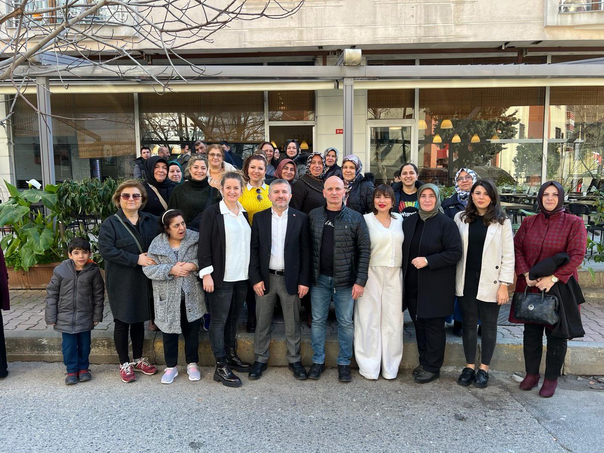 SKM programı kapsamında İlçe Başkanımız <a href="/burakcifci34/">Burak ÇİFCİ</a> nezdinde Belediye Başkan adayımız <a href="/naimyagci_/">Av. Mustafa Naim Yağcı</a> Meclis Üyesi adayımız <a href="/KayaAyar/">Aygül Ayar Kaya🇹🇷</a> kanaat önderi hanımlarla bir araya geldik. 
Komşularımıza desteklerinden dolayı teşekkür ediyor,Ataşehir için hizmet sözü veriyoruz. 
<a href="/murat_kurum/">Murat KURUM</a>