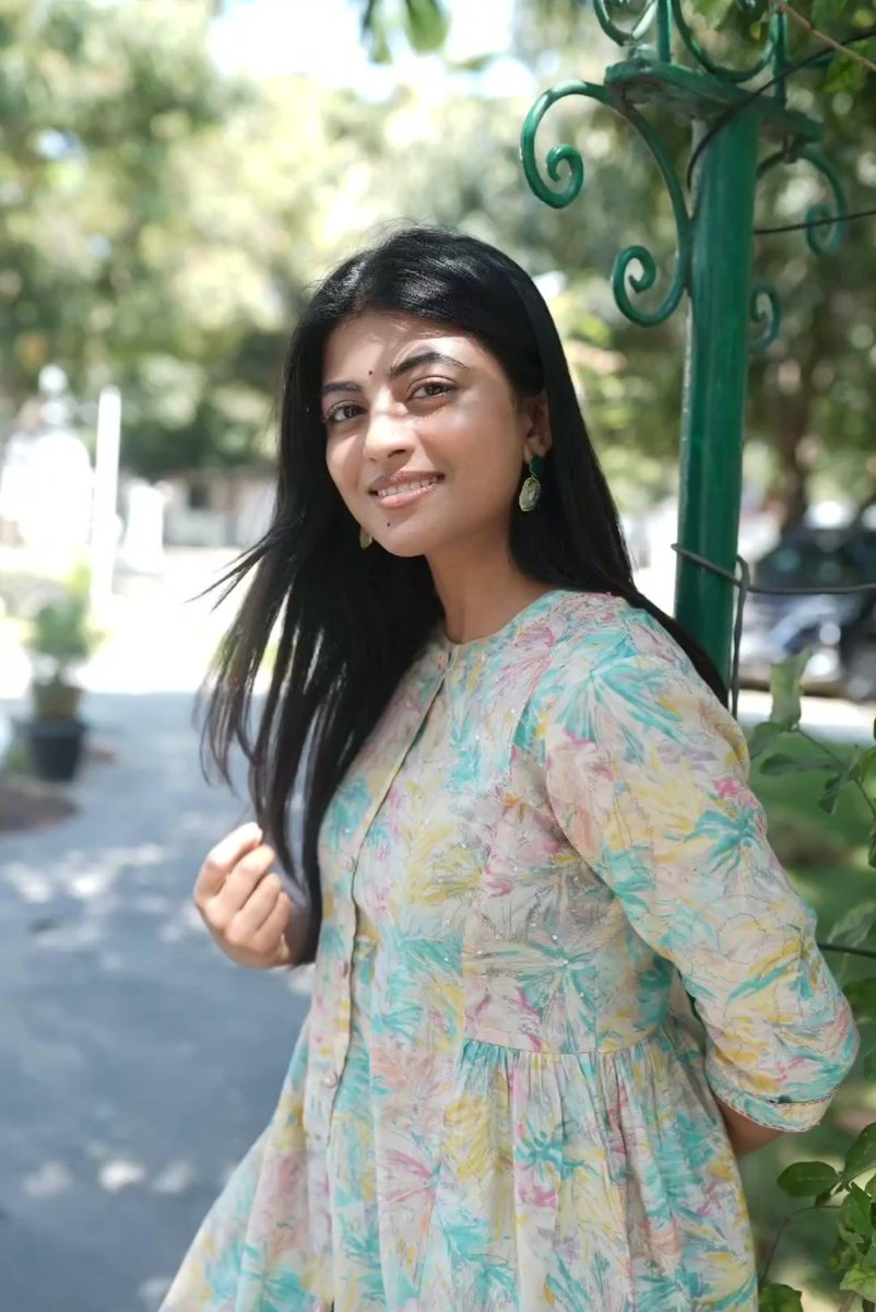 anandhikayaloff's tweet image. Sunkissed 😊❤️✨

#anandhi #kayalanandhi #sunkissed #mangai