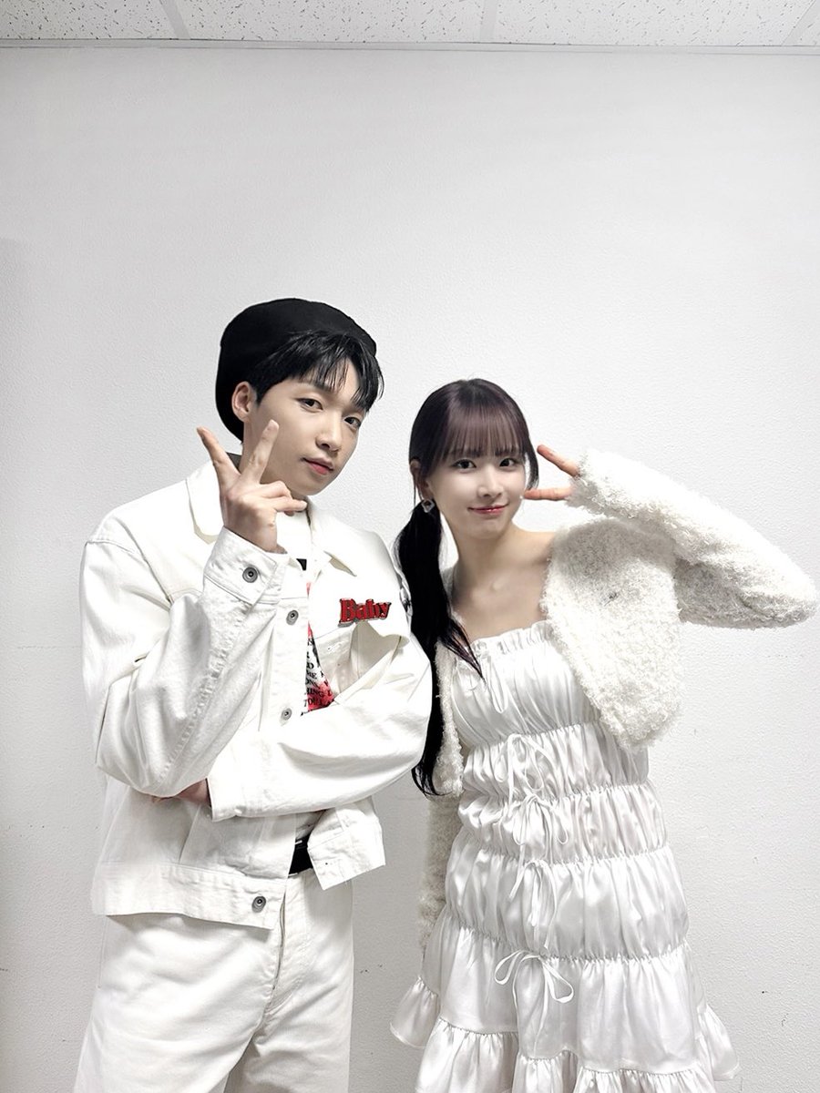 jeongsewoon_twt's tweet photo. 📸 2024.02.25 #KBS1 #열린음악회

예쁘네 오늘도 어제만큼
잘하네 오늘도 어제만큼
귀엽네 오늘도 어제만큼
말갛네 오늘도 어제만큼
동그랗네 오늘도 어제만큼
말랑하네 오늘도 어제만큼…더보기

#정세운 #JEONGSEWOON https://t.co/w7FPRsSAlC