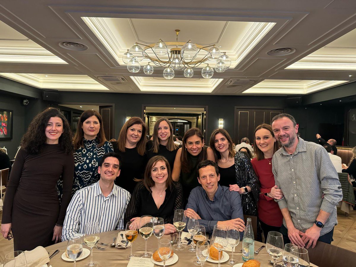 nefropeset's tweet photo. Resaca congresista! 😎Qué bien lo hemos pasado y cuánto hemos aprendido en el #DPHDD24. 
Gran participación del @GVADrPeset 🏥!! Super orgullosos de pertenecer a esta gran familia. @SVNefro @SENefrologia https://t.co/yu2048Rg2S