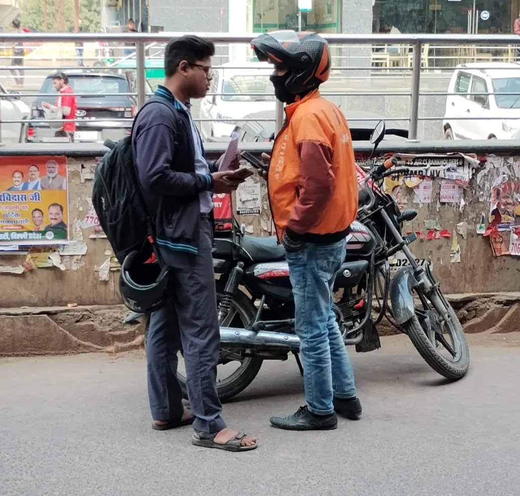 ake_union's tweet photo. लक्ष्मीनगर में स्विगी, जो़माटो और इंस्टामार्ट के साथियों के साथ मीटिंग करी गई एवं ऐप वार्कर्स के संघर्ष को मज़बूती देने का संकल्प लिया गया।

@AICCTUhq @AICCTU_tweets

#swiggyworkers #Zomato #instamart #Gigworkers #deliveryworker #unionise #workersunion #SocialSecurity https://t.co/C18DARoRGR