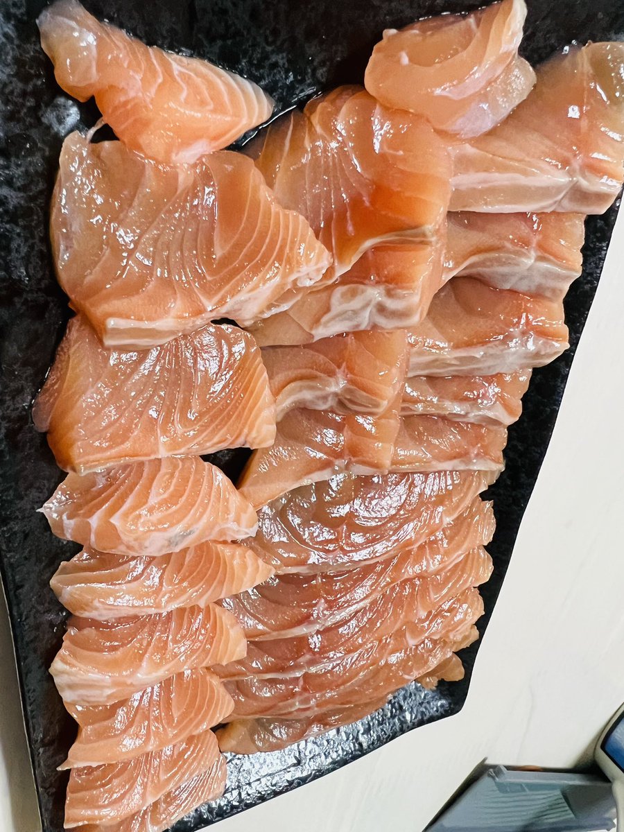35_loves's tweet photo. 前日の鱒ジギングは本数こそ釣れませんが、板鱒釣り上げれたので大満足です！早い段階でメモリアルフィッシュありがとう😊まだまだイケる👍🌸 https://t.co/sm3Pd4dpF7