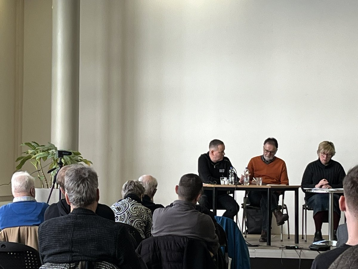 MichaelEfler's tweet photo. Der @klauslederer hält die ökologische Frage für die entscheidende Frage, weil die darüber entscheidet, ob wir in Zukunft überhaupt noch gleiche Lebensverhältnisse herstellen können. #progressiveLINKE24 https://t.co/lq9jkqBowV