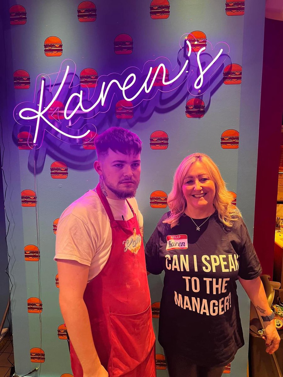 @snowangelmrsp I figured I would just go with it and laugh as well but it is a bit irritating - my daughter booked Karen’s Diner for me - to be honest I had the least of the comments but I suitably dressed for the occasion haha
