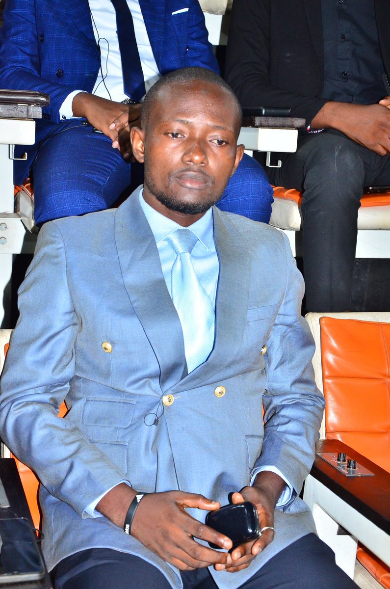 NiokaIbrahim's tweet photo. La cause de l'Est du pays, nous interpelle à la défense de l'unité nationale. Parlons du #GENOCIDE_À_GOMA
La Jeunesse, un grand pilier central à la piste de solution. Parlement des jeunes de Kinshasa. @KitambalaMarcel @OseeNgoloDG @UUrbaniste
@ValdorVale4 @DesKivu @TopCongo https://t.co/XoQorHkHFy