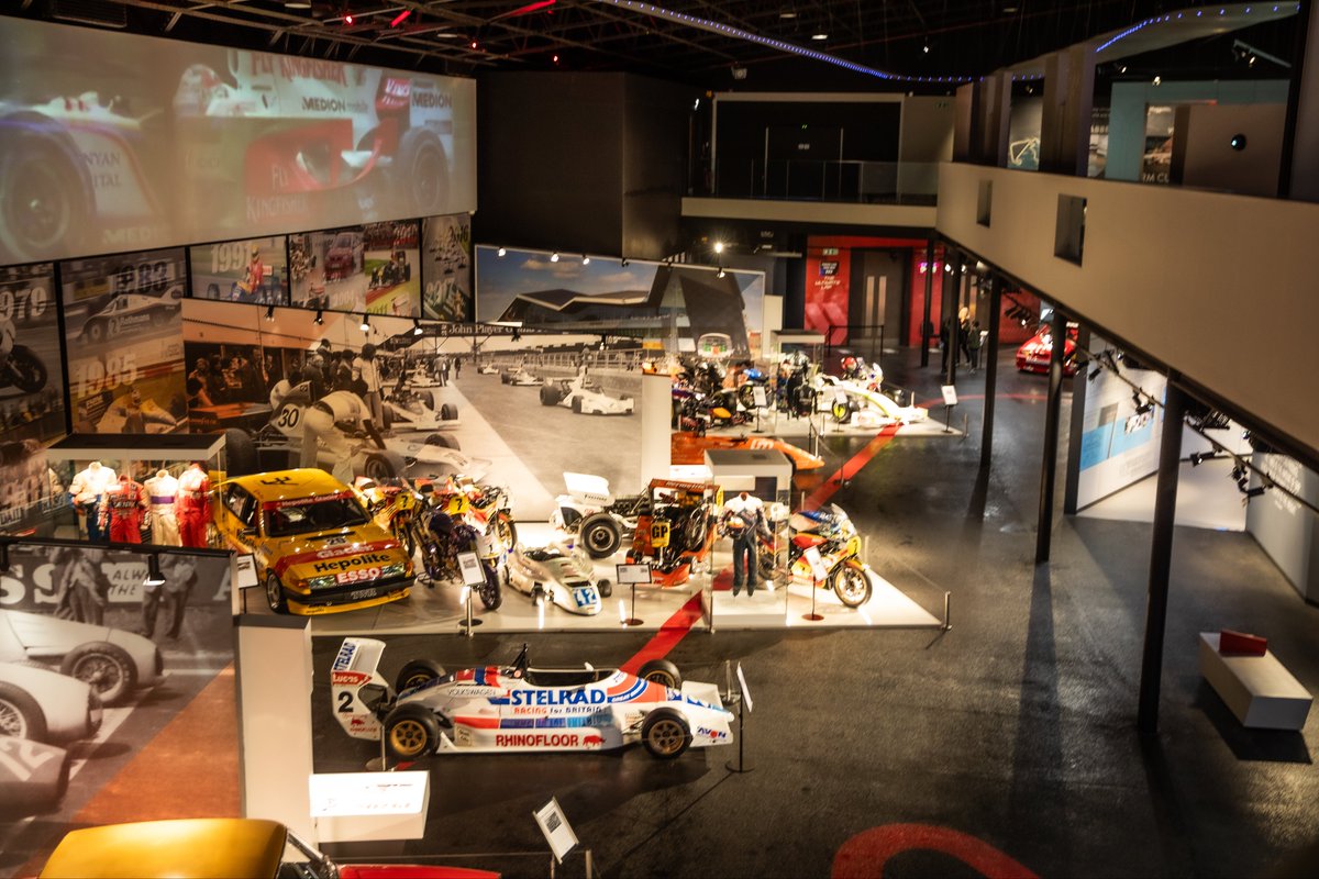 ASHanglosino's tweet photo. Hosted by Silverstone Museum on Friday. A wonderful welcome and great discussions about making the site more accessible to Chinese visitors and making international links https://t.co/fQPEpWQOFg