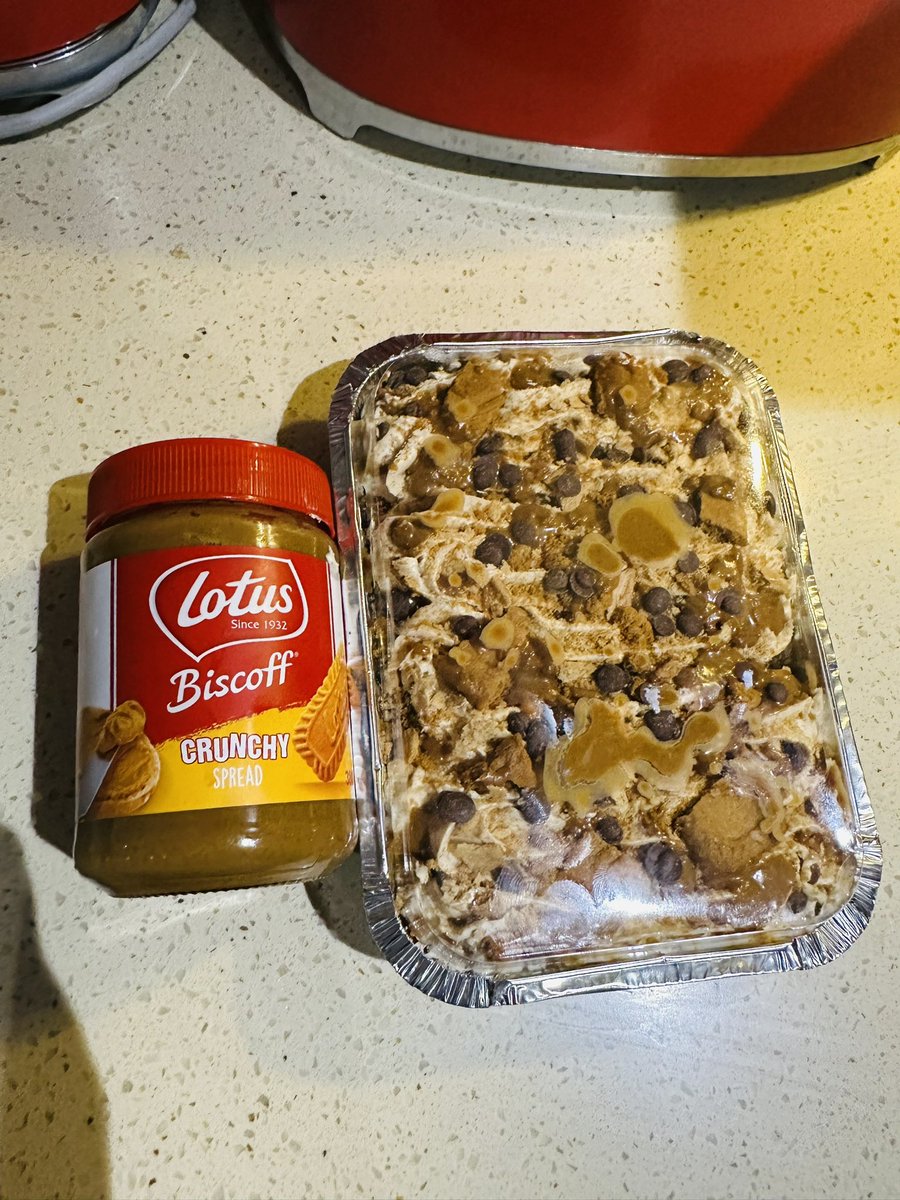 I am based in DawnPark Boksburg 
Lunch box Cakes
R100 per tray 
All Flavours available 
Inspired by Aya Dish