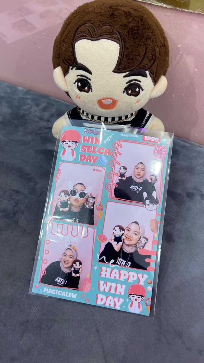 NoviekaMutiaraF's tweet photo. yeayy finally bisa foto pakek frame photobooth by @MagicalBW lucu banget😍🤍 spesial ulang tahun win 🥰

WIN 25TH BIRTHDAY

#25thParallelwithWin
#WinSelcaDay #winmetawin
@winmetawin https://t.co/lkdlivperJ