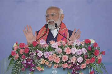 Bhupendrapbjp's tweet photo. માનનીય વડાપ્રધાનશ્રીના નેતૃત્વમાં દેશમાં આસ્થાના કેન્દ્ર સમાન યાત્રાધામો અને સાંસ્કૃતિક ધરોહરના હોલિસ્ટિક ડેવલપમેન્ટનો નવો યુગ શરૂ થયો છે.

તેમણે વિકાસની સાથે વિરાસતની જાળવણીનું આહવાન દેશવાસીઓને કર્યું છે, જેને પરિપૂર્ણ કરવા આજે ગુજરાત સહિત સમગ્ર દેશમાં ભારતના પ્રાચીન ઉચ્ચ મૂલ્યો અને પરંપરાઓને કેન્દ્રમાં રાખીને વિવિધ આધુનિક પ્રકલ્પો હાથ ધરવામાં આવી રહ્યા છે. માનનીય વડાપ્રધાનશ્રીએ ગુજરાતને દરેક ક્ષેત્રે અગ્રેસર રાખવાની નેમ રાખી છે તેમાં આજનો આ વિકાસ ઉત્સવ સીમાચિન્હરૂપ બન્યો છે.

#વિકસિતગુજરાત_વિકસિતસૌરાષ્ટ્ર