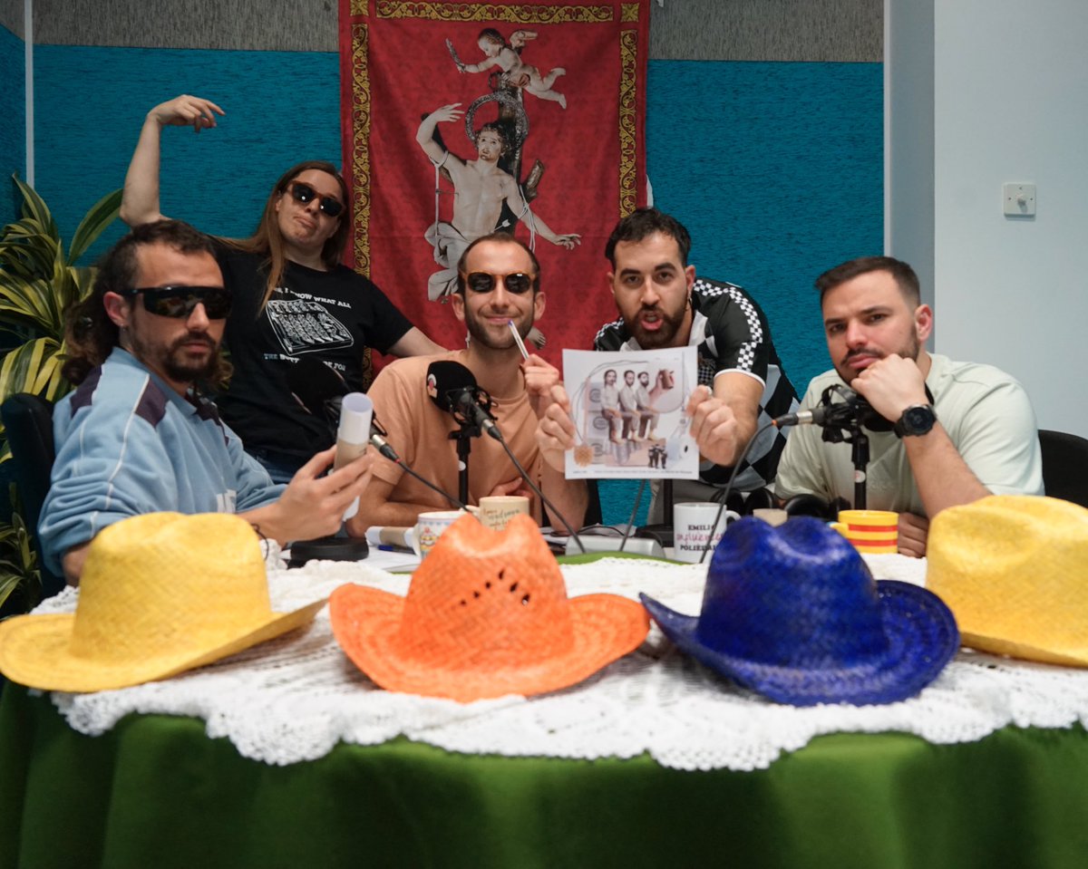 lasecciodelexc1's tweet photo. NO SABEU EL QUE HEM APRÉS DE LA VALL D’UIXÒ AMB EL MÀKINA DE @pedroads_ 😍🙌🏾 #LSDE #excusat #podcast #04x11 #radiopobla https://t.co/KW092JwgF4