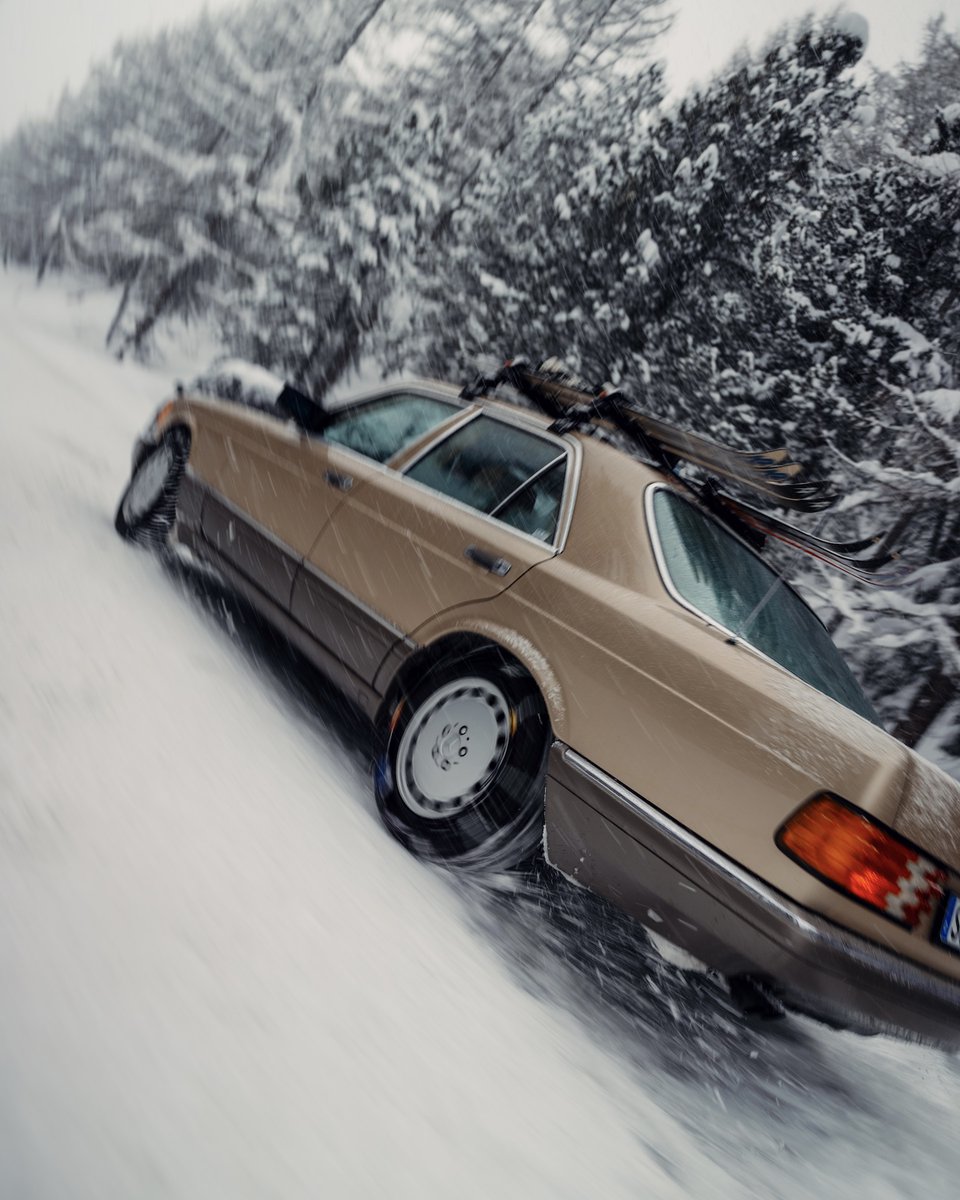 Weekend getaway with the #W126.

#MercedesBenz #MBclassic