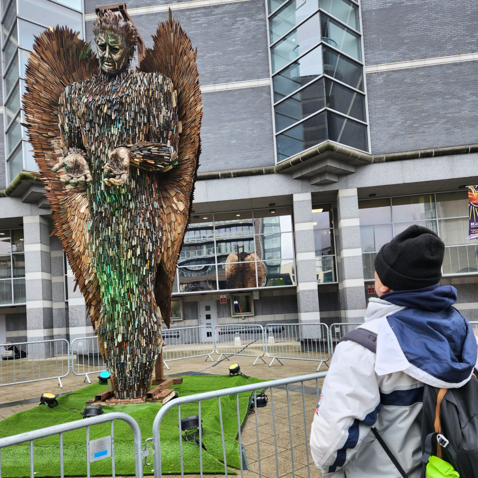 Earlier this month Lloyd's Walk Active group went to the @Royal_Armouries to see the incredible Knife Angel statue, which is leaving Leeds on the 29th. At 27 feet tall and being made out of 100,000 knives, it's a powerful statement about the impact of violence and knife crime.