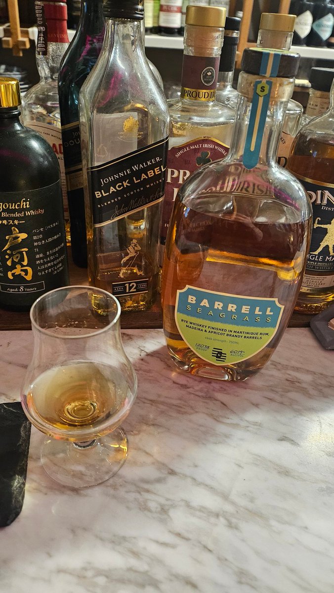 배럴 시그래스 먹어보고 싶었는데 드디어 먹어봤다

쥬우우우우웅우우우우우우우우운나 맛있다