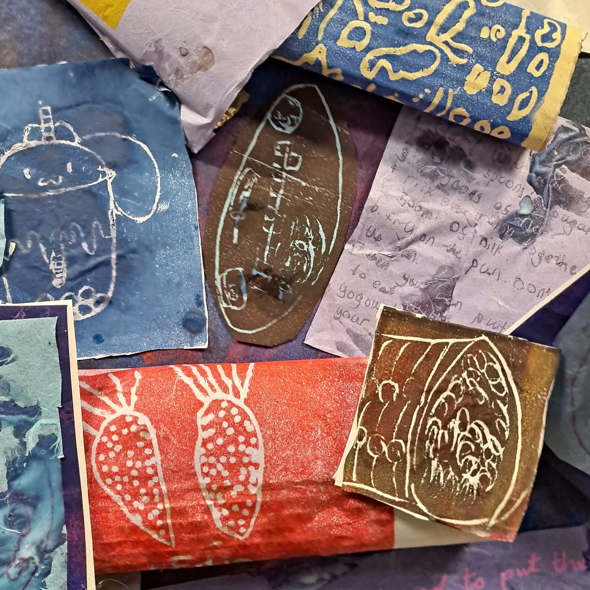 creativestates's tweet photo. Work done with primary pupils arrived from Ukraine,  Hong Kong,  Iran and others for @solihullcep_ project exploring our cultural heritage.  They chose to focus on food, and assembled the final work to show how cultures interact,  overlap &amp; mingle. 

#communityarts https://t.co/Fk67U2cND3
