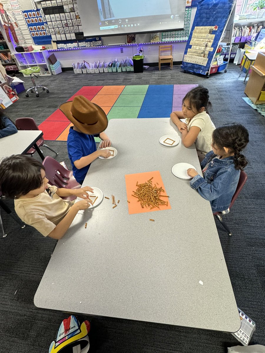 Our Tulips came out beautifully and during Go Texan Day we enjoyed make shapes, counting sides and corners using pretzels. <a href="/HumbleISD_OFE/">Oak Forest Elementary</a> <a href="/BeSmart_OFE/">Brooke Smart</a>