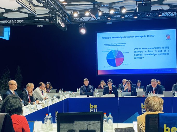 Only one in two in the EU on average are financially knowledgeable. More than one in three do not understand inflation. A big thanks to Deputy Finance Minister of Poland @Pawel_Karbo for all his encouragement.@Dr_AnnaLusardi @Bruegel_org