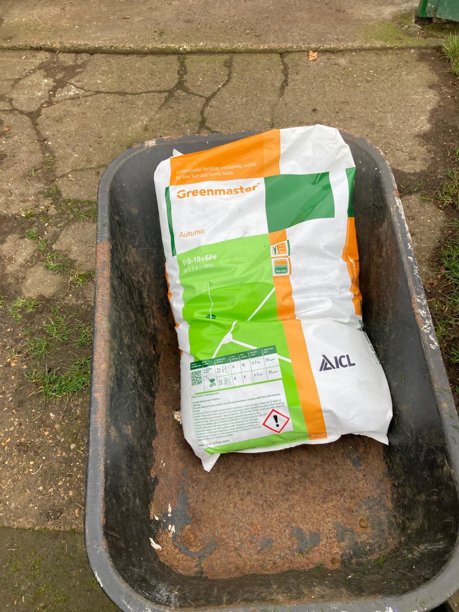 Good weather last week provided a window to double-cut the <a href="/BexleyCC/">Bexley CC</a> square at 12mm with <a href="/RansomesTurf/">Ransomes Turf</a>, followed by application of two bags of fertiliser in preparation to hopefully start PSR this week if conditions allow. Picture taken last Tuesday. #hopetogeton
