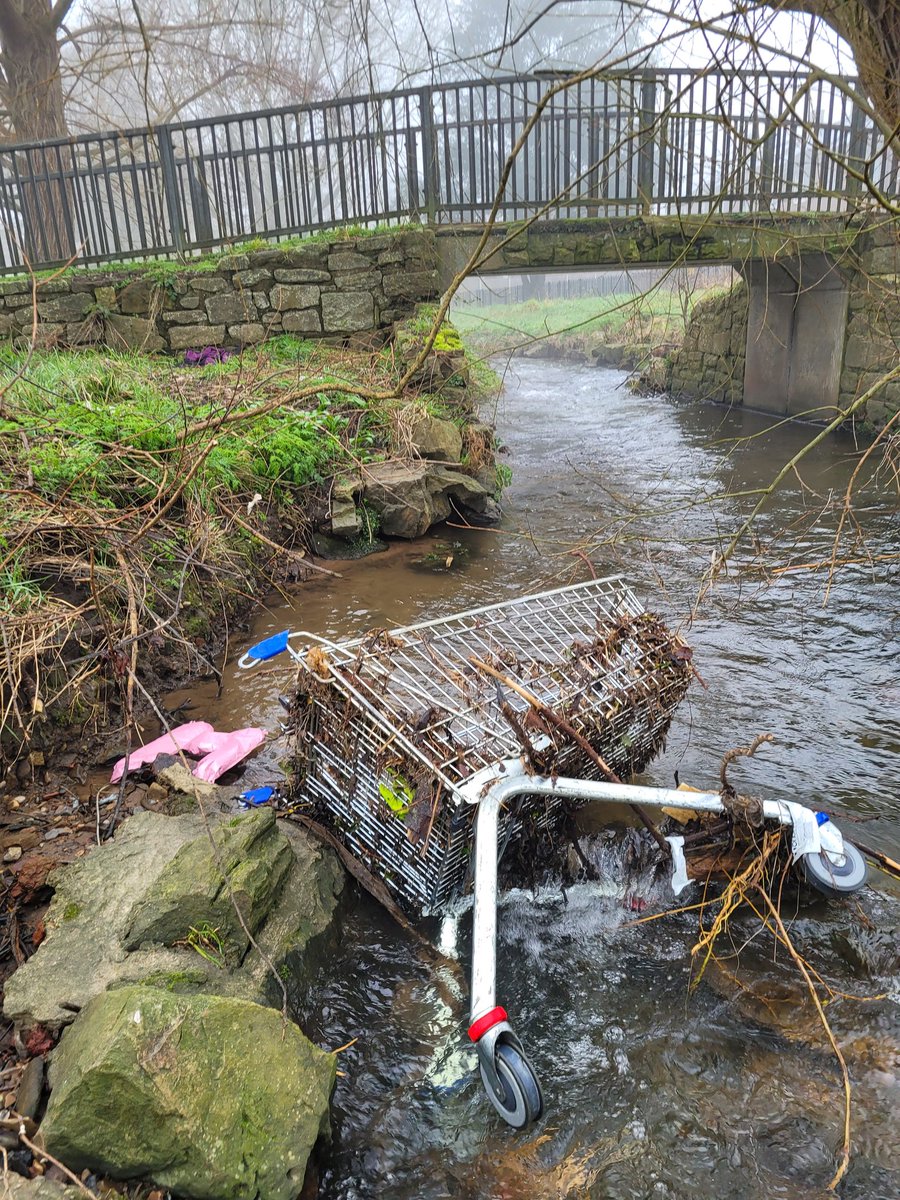 27 bags picked along the River Gwenfro in this morning's Group pick around Prince Charles Road. Lot's of balloons, scooters and one Tesco trolley.   8 of us picked on this cold foggy morning. Thank you! #Wrexham #cleanrivers #community