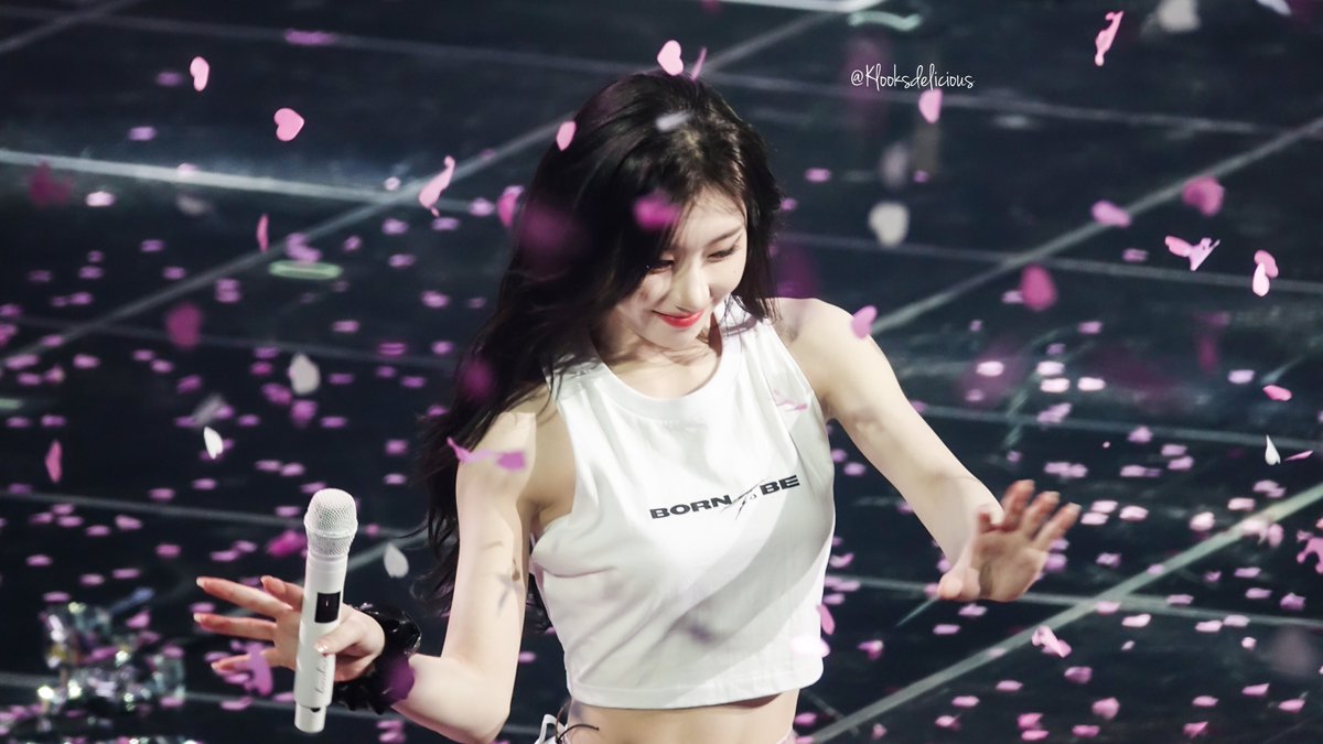 채령🦋

>240224 BORN TO BE
#채령 #CHAERYEONG 
#있지 #ITZY 
#ITZY_BORNTOBE #ITZY_BORNTOBE_SEOUL #ITZY_WORLD_TOUR