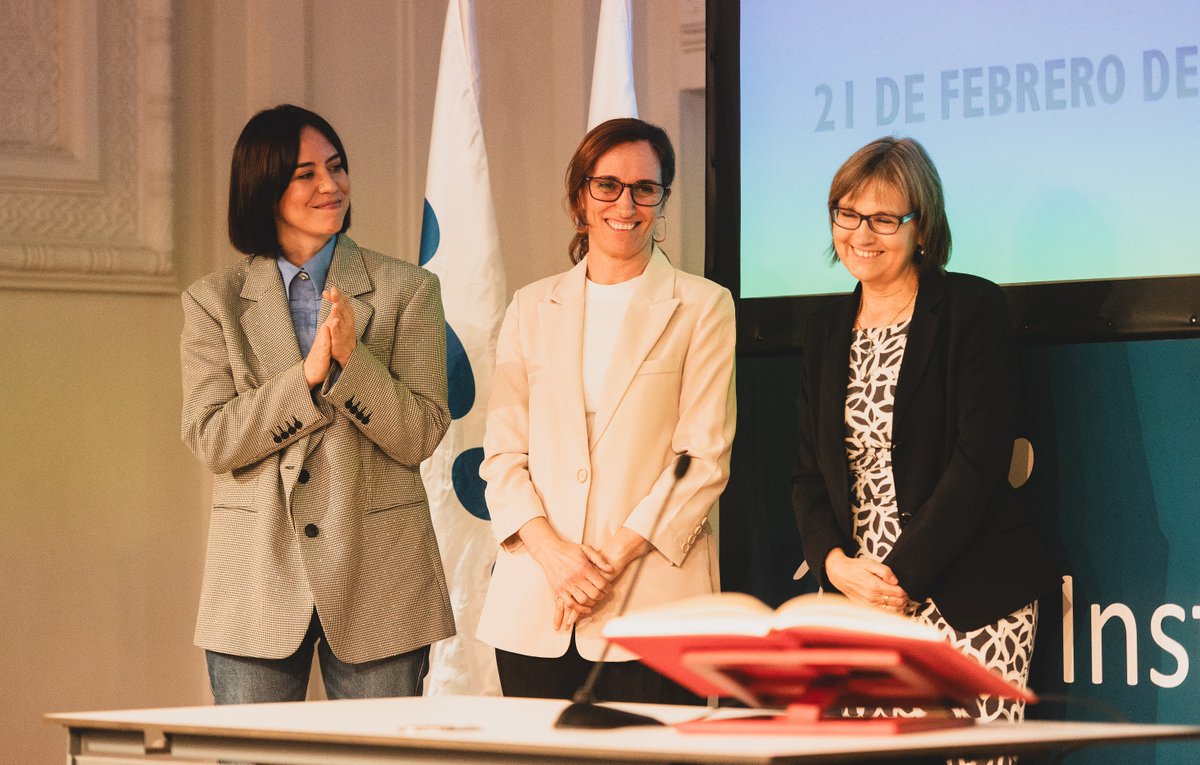 Instituto de Salud Carlos III (ISCIII) (@saludisciii) on Twitter photo 🧵Como cada domingo, recordamos la actualidad #ISCIII en un #hilo con las #NoticiasISCIII de esta semana.
📰 Nuestra directora, Marina Pollán, ha toma posesión del cargo en un acto en el que han intervenido las ministras de <a href="/CienciaGob/">Ministerio de Ciencia, Innovación y Universidades</a> y <a href="/sanidadgob/">Ministerio de Sanidad</a> ➡️ isciii.es/Noticias/Notic… 🧵Como cada domingo, recordamos la actualidad #ISCIII en un #hilo con las #NoticiasISCIII de esta semana.
📰 Nuestra directora, Marina Pollán, ha toma posesión del cargo en un acto en el que han intervenido las ministras de <a href="/CienciaGob/">Ministerio de Ciencia, Innovación y Universidades</a> y <a href="/sanidadgob/">Ministerio de Sanidad</a> ➡️ isciii.es/Noticias/Notic…