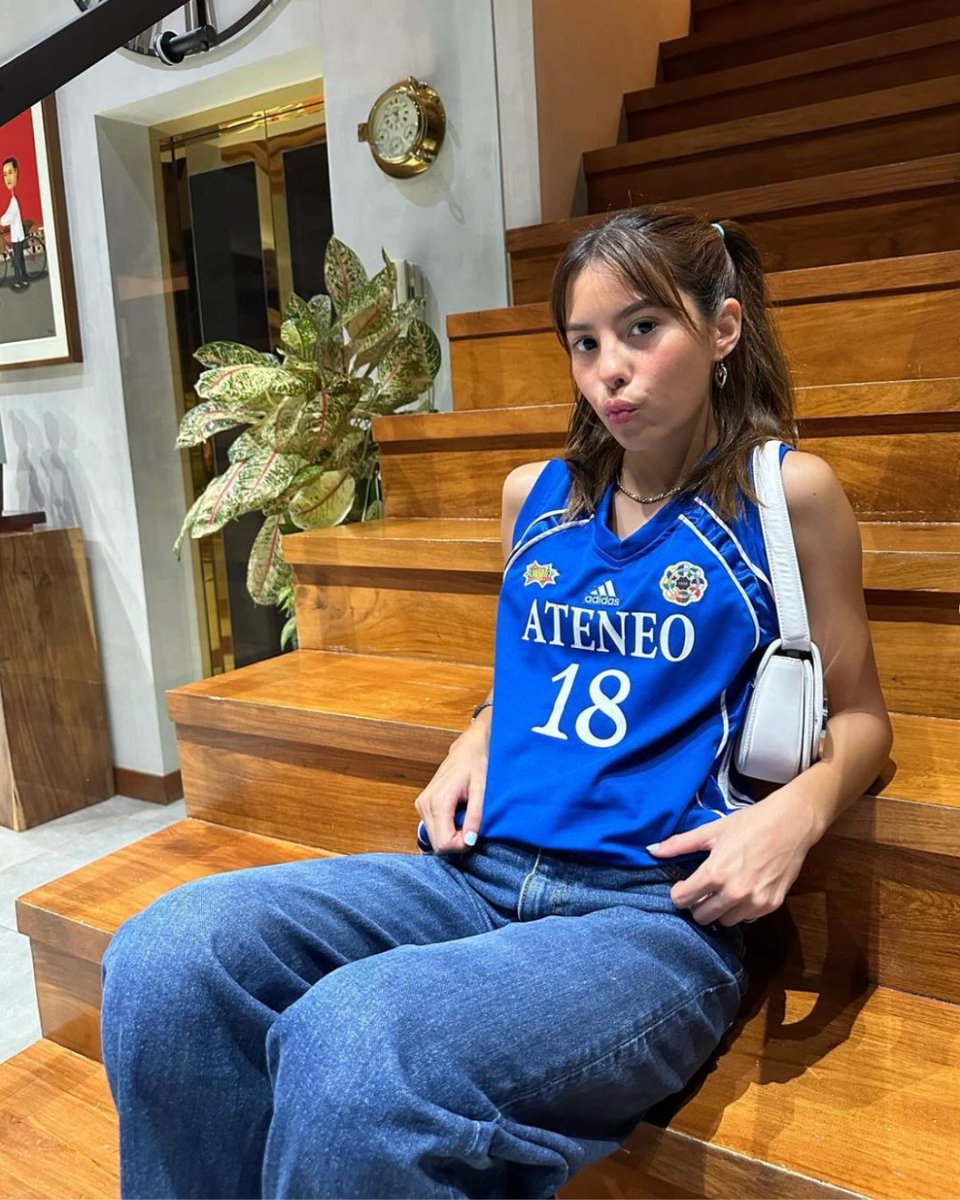 KENDRA ROCKS THE JERSEY LOOK!🔥 CHECK IT OUT: Kendra Kramer shared stunning  snapshots of herself sporting an Ateneo jersey via Instagram on February  25, 2024. Read related article: https://t.co/SPTAqM9kQQ Photos courtesy of, image size:960x1200