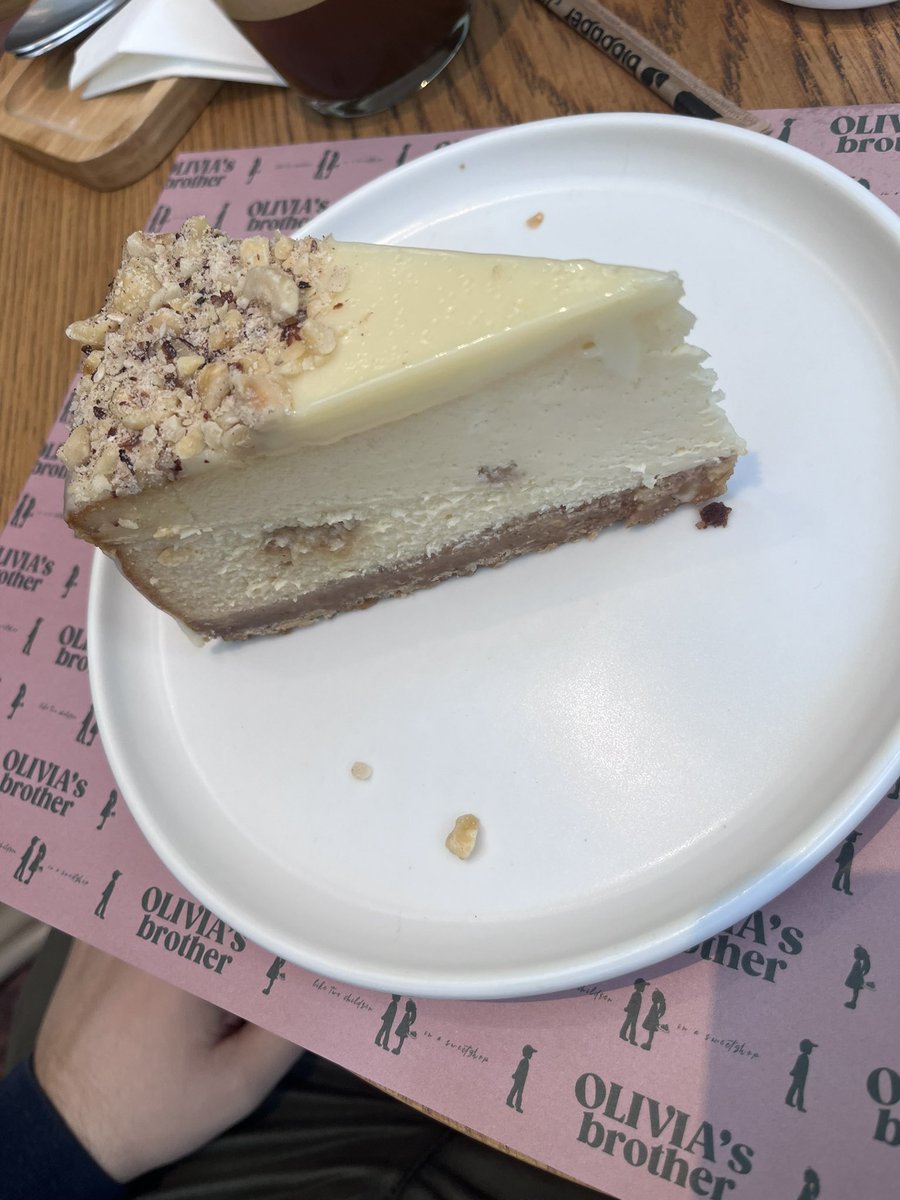 Υπέροχο έτσι;;;;;;;
Αμερικάνικο cheesecake με άσπρη σοκολάτα !! 🫶🏻 
Tsoupress.com  #SundayFunday