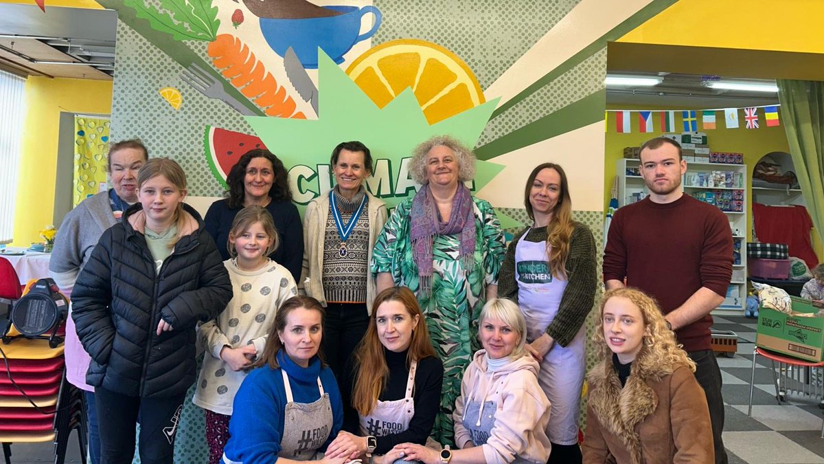 Grange Over Sands Community Foodshare shares surplus food and other essentials with local people which has real environmental benefits. 🙏Thank you for the invitation to the Saturday Food Club & the delicious soup and for sharing your stories. t.ly/zUz06 #cumbria