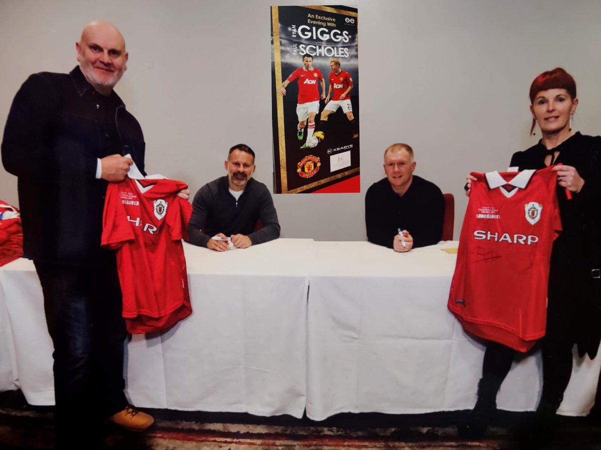 sinead_crowley's tweet image. Thank you @Rainbowclubcor2 for making such a great night possible with your recent fundraising raffle. 
Delighted to support your incredible work when I can &amp;amp;  I gave Paul Scholes some &apos;bedtime reading&apos; on all that you do 🌈

#PaulScholes #RyanGiggs #JohnDaly
#ElevateEvents