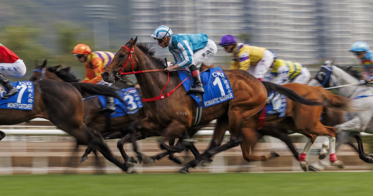 The ride from @mcacajamez was ridiculous in the Gold Cup. From the outside barrier to the rail. Honestly I wasn’t expecting him on the fence. Insane stuff. #HKRacing