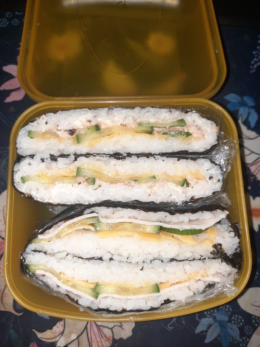 TiSpahn's tweet image. #selfmade #OnigiriSandwichs. Sehr lecker und gesund 😋 #Nomnom
