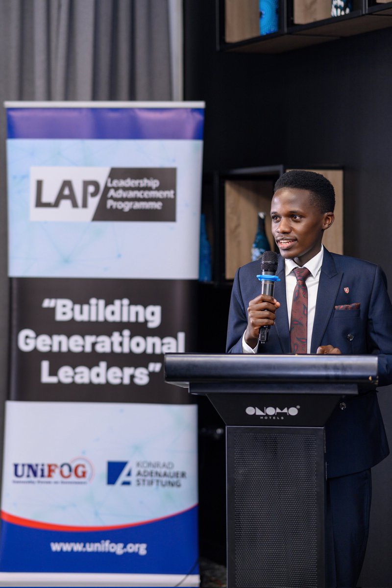 Titus Smiles tweet media