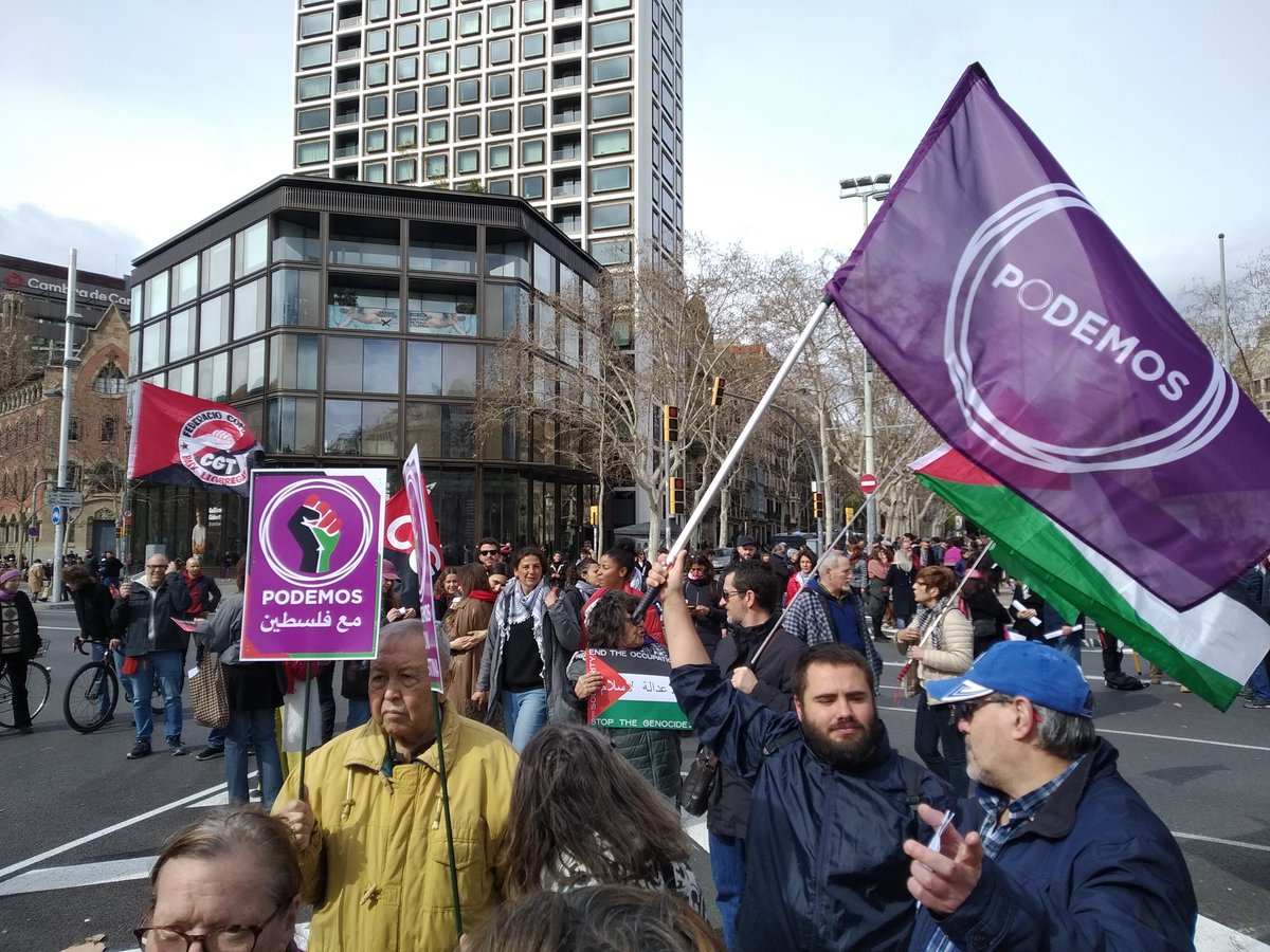 PodemGarraf's tweet image. #25F we are thousands in the streets of Barcelona shouting for #FreePalestine 🇵🇸 #StopGenocide #CeasefireNOW #StopVentaArmasConIsrael