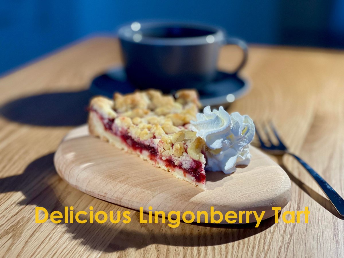 Making delicious lingonberry tart: 

youtu.be/coaHtvIbOLQ 

#lingonberry #lingonberrytart #berries #tart #baking #crumble #homebaking #easybaking #bakingfun #michasberrykitchen