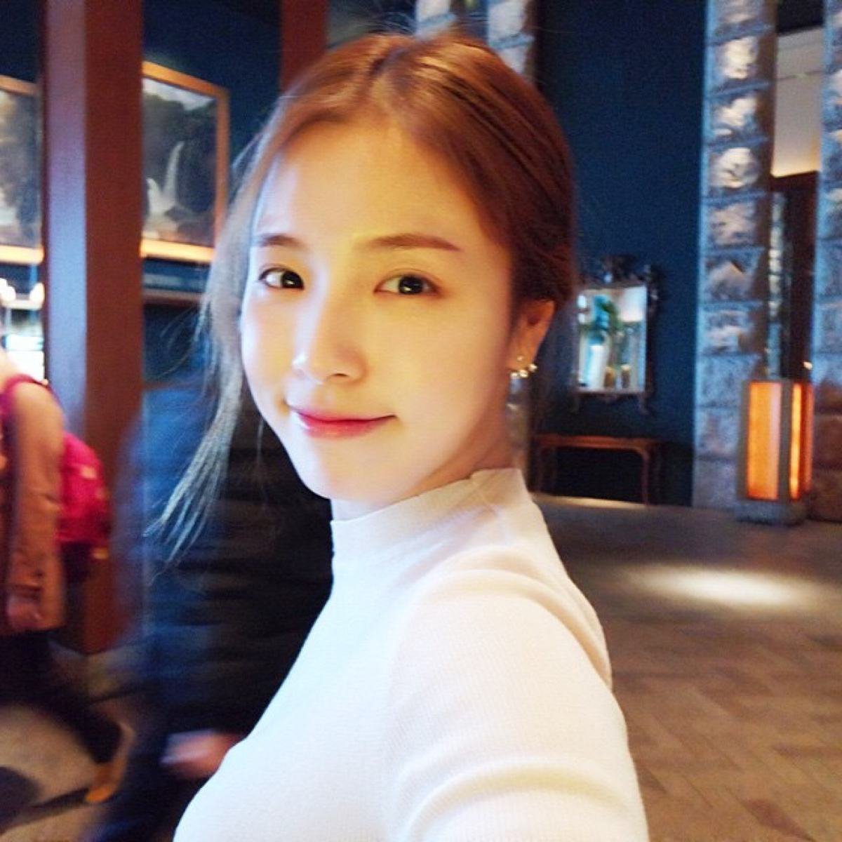 chromatron manageress
이것은 매우 아름다운 나라입니다 . 당신의 나라의 남자들은 매우 신사적이고 여성을 존중하며, 나는 당신과 의사 소통하는 것이 매우 즐겁다고 확신합니다