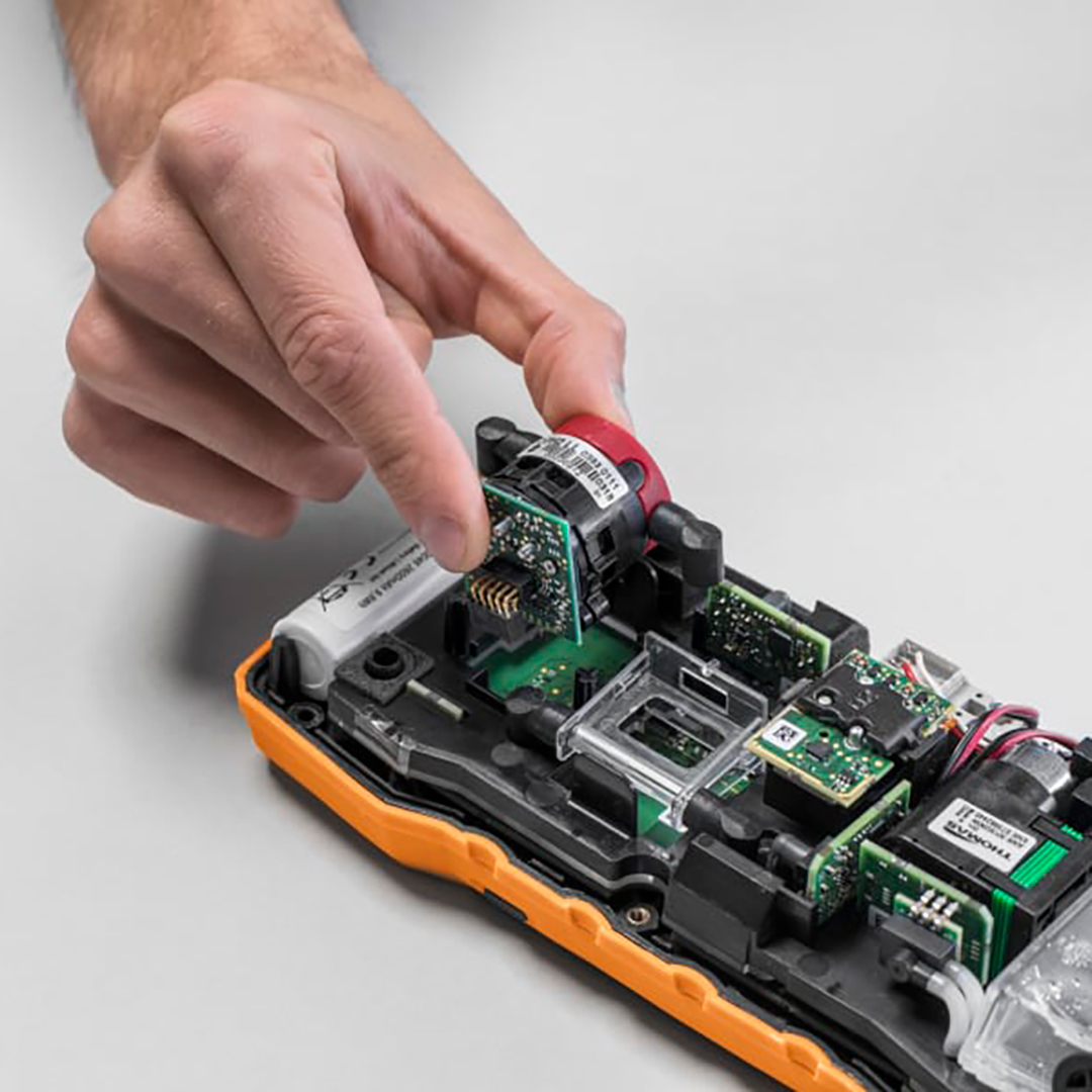 TestoLimited's tweet image. Don&apos;t gamble with safety! 🚨

Keep your clients comfortable and protected with an annual flue gas analyser calibration. It&apos;s the key to accurate readings and ensuring your equipment is operating safely🎯

Book yours👉testo.com/en-UK/services…

#testouk #heatingengineer #fluegas